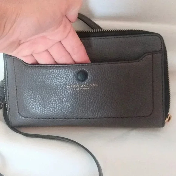 Marc Jacobs empire city crossbody leather wallet - Picture 4 of 8